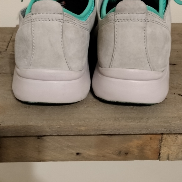 Dansko Suede grey and teal running gym shoes Size 10 - Picture 3 of 4